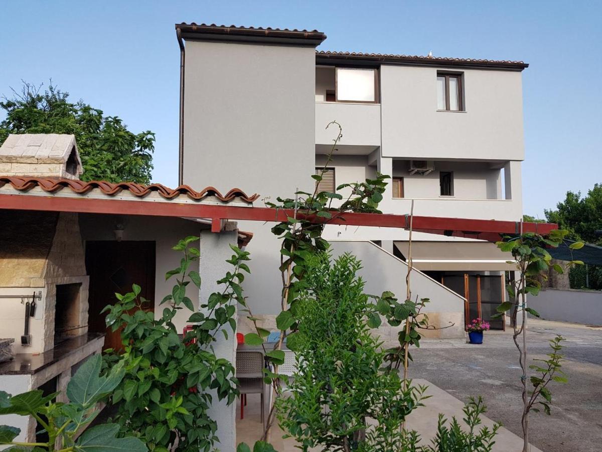 Apartments Ester Victoria Medulin Exterior foto